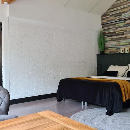 Sleepzzz Bed & Breakfast Heusden  ภายนอก รูปภาพ